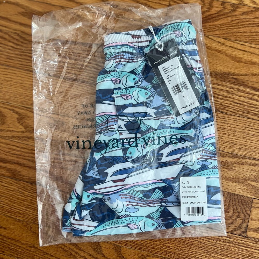 NWT vineyard vines boys swim trunks, size 5